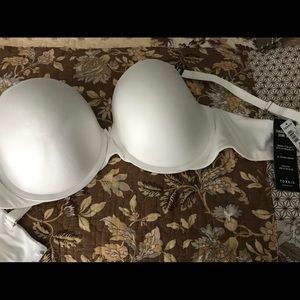 BNWT Torrid bra in size 40D
